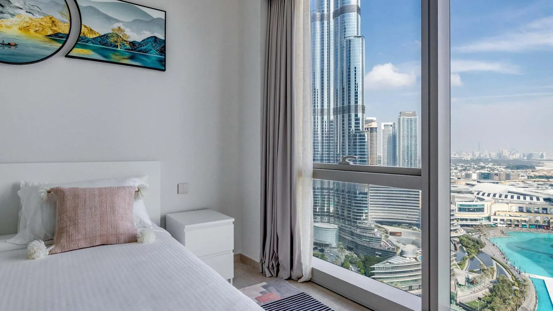 Knokey Burj Khalifa & Fountains View Luxury 2-Bedrooms Apartment Dubai